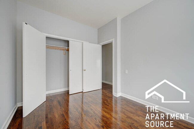 Building Photo - 1313 W Leland Ave