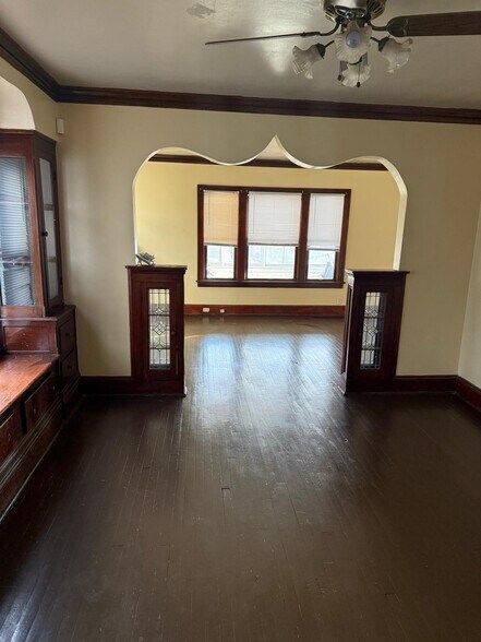 Building Photo - 11317 Nelson Ave