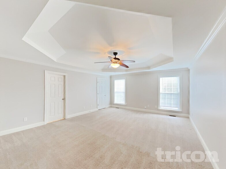 Building Photo - 4412 Spring Cove Dr