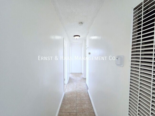 Building Photo - 1330 Walnut Ave