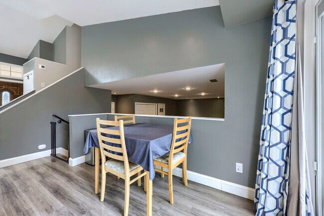 Building Photo - 4540 Bramble Ln