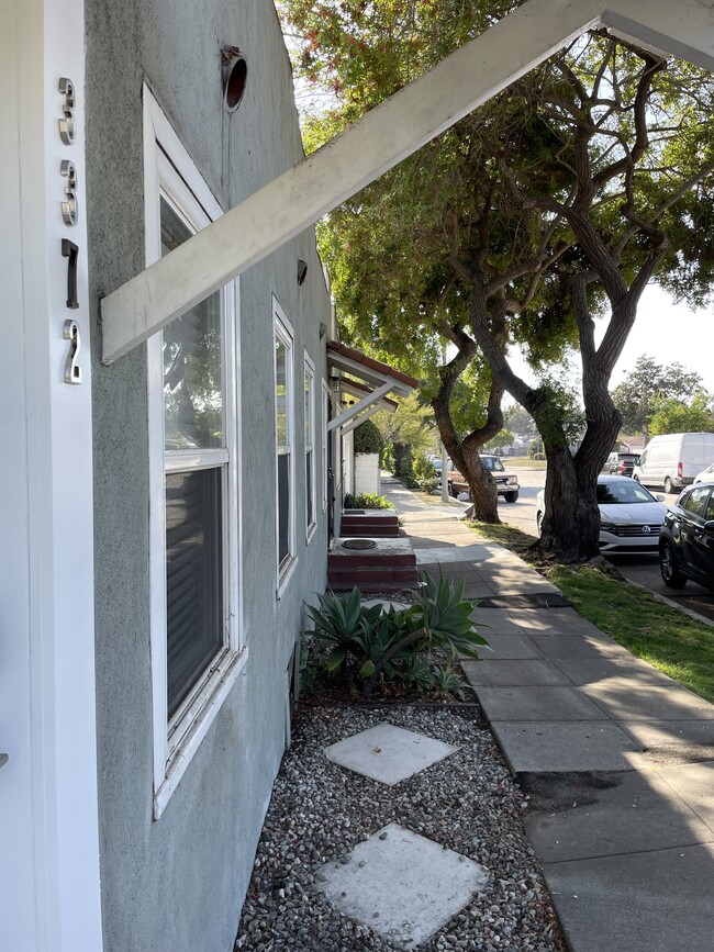 Building Photo - Casitas on Silverlake Blvd