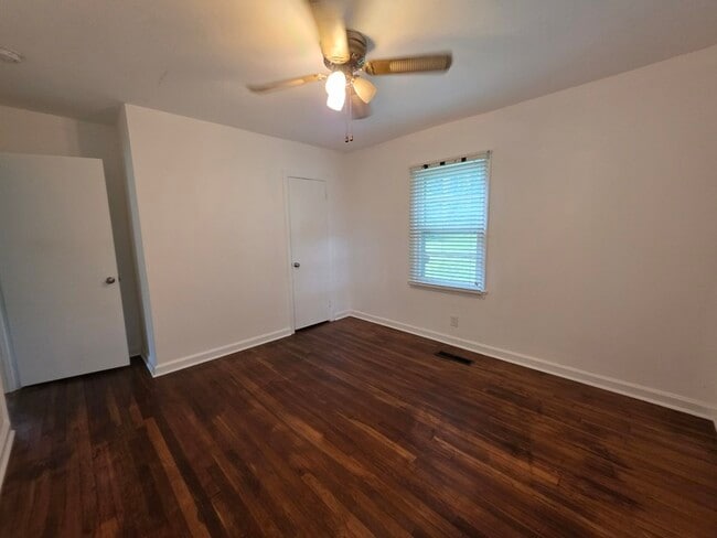 Building Photo - 540 Church Rd SE