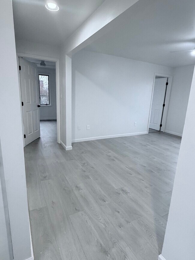 Building Photo - 338 Prestley Rd