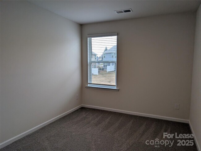 Building Photo - 9043 Lowfalls Ln