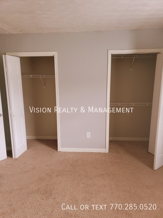 Building Photo - 2BR/1.5BA  Townhome Lithonia