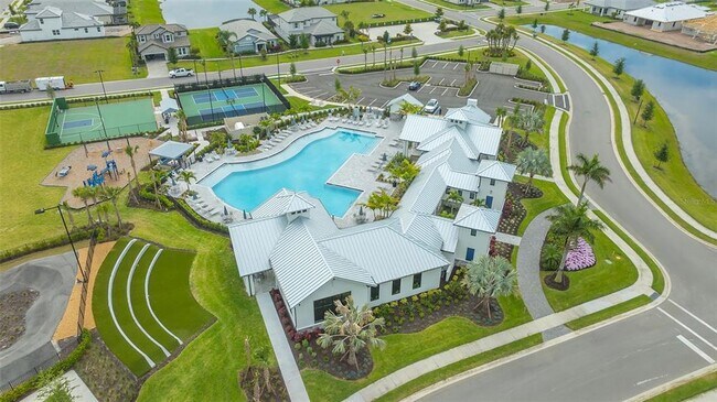 Building Photo - 16905 Sweetwater Village Dr