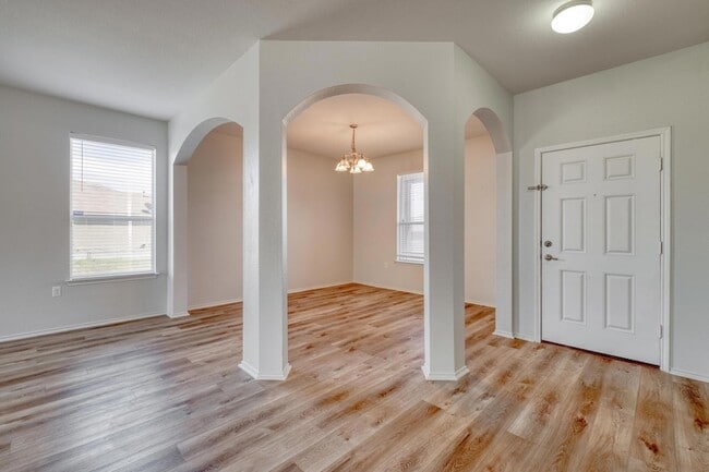 Building Photo - 9104 China Rose Dr