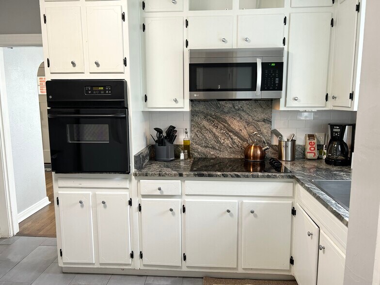 All Kitchen utensils, flatware, cooking pots and small appliances - 5101 Blackburn St