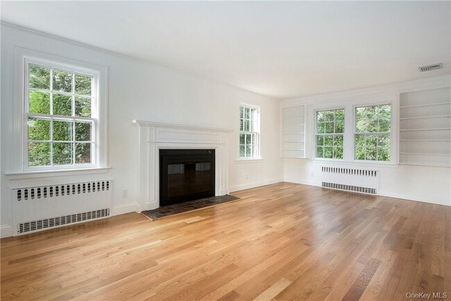 Building Photo - 19 Oneida St