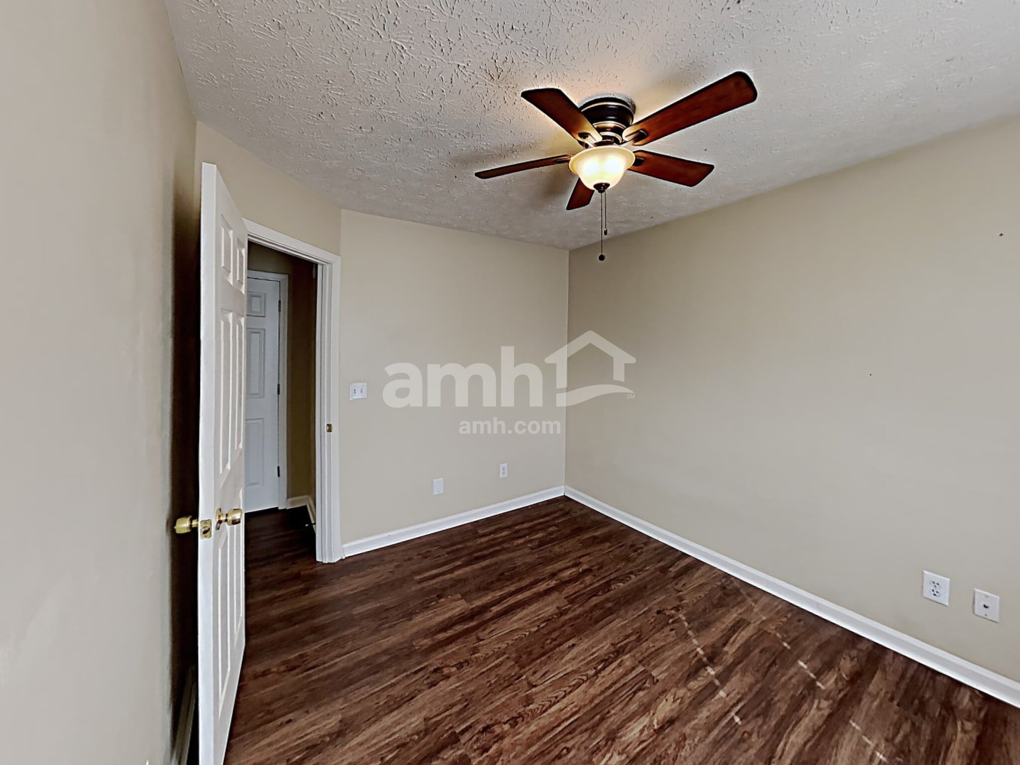 Building Photo - 4855 Lake Park Ter