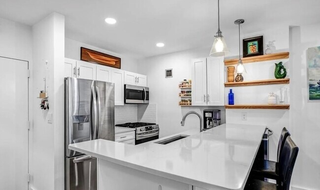 Primary Photo - 42 8th St