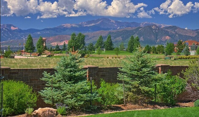 Building Photo - Spacious Ranch Style in Flying Horse with INCREDIBLE VIEWS of Pikes Peak!