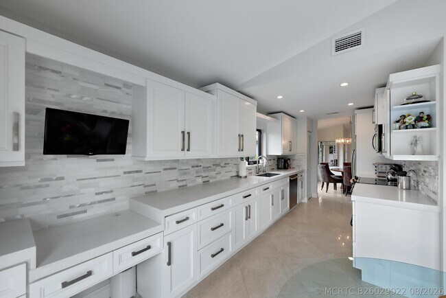 Building Photo - 11204 Cloverleaf Cir