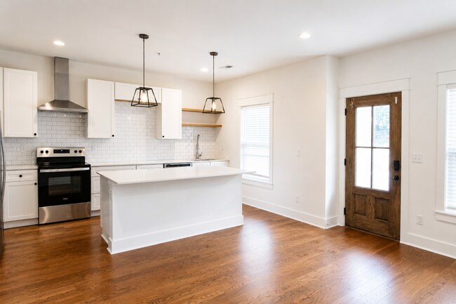 Building Photo - 4-Bedroom Home Steps from the Pool | Close to TTU & Downtown Cookeville
