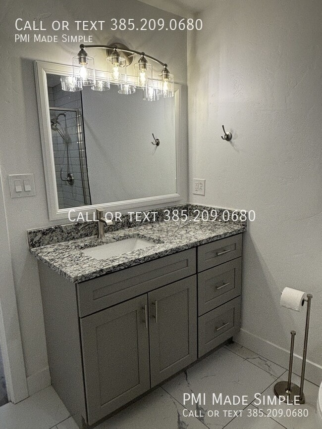 Building Photo - 258 1200 W
