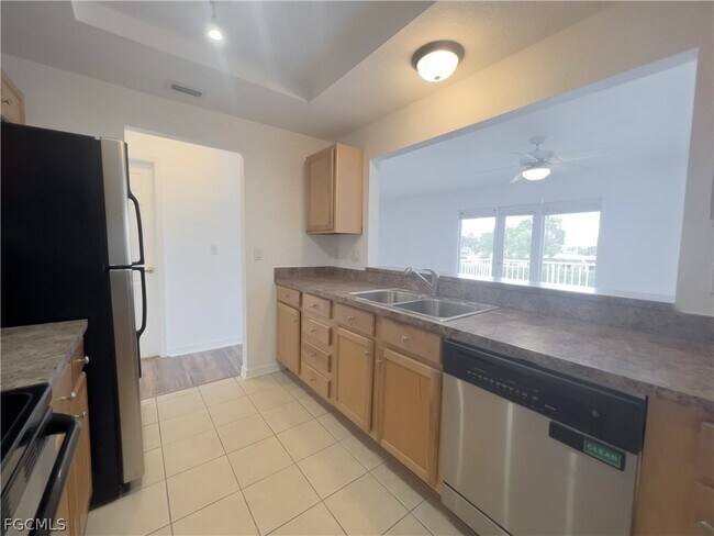 Building Photo - 3324 N Key Dr