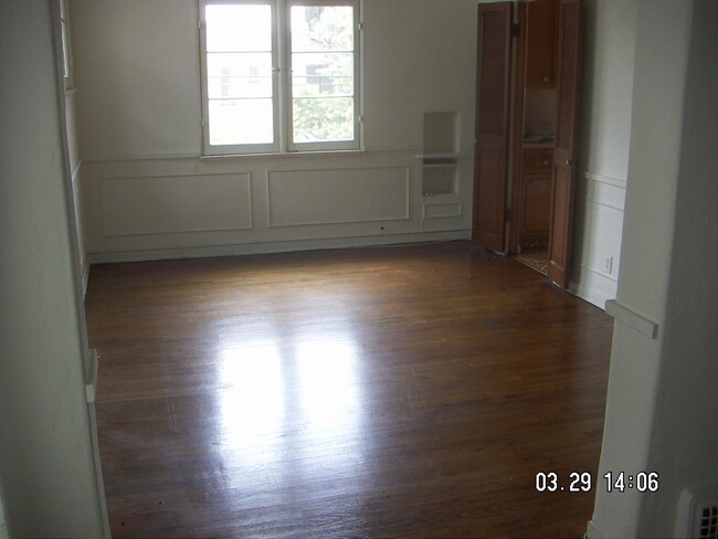 Dining Room - 355 S Orlando Ave