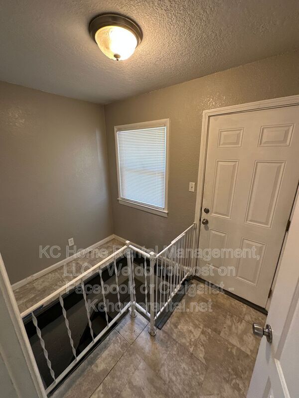 Building Photo - 515 S Forest Ave