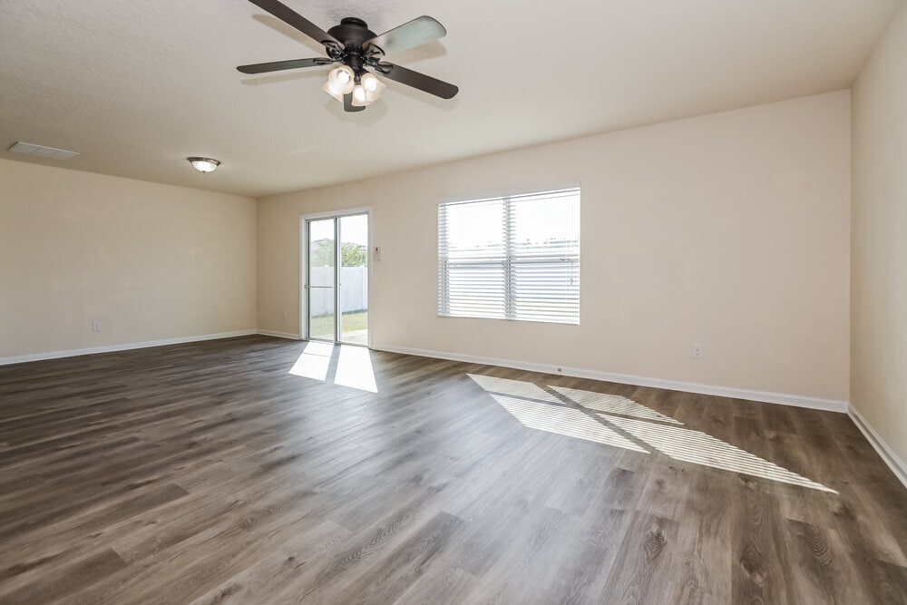 Building Photo - 1944 Rock Springs Way