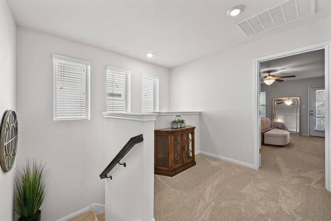 Building Photo - 127 Iron Rail Rd