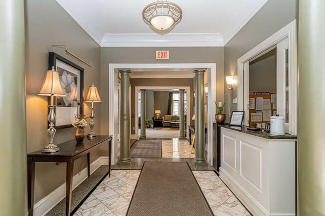 Building Photo - 851 N Glebe Rd