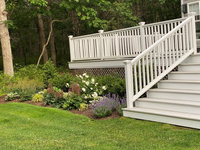 Building Photo - 528 Wainscott NW Rd