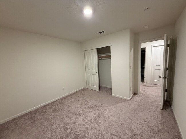 Building Photo - Half month Off!  Nice home with a huge back yard