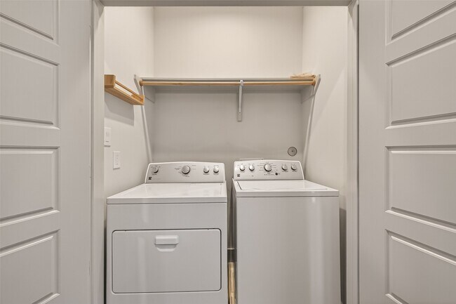 Building Photo - 4418 Bora Bora Ln