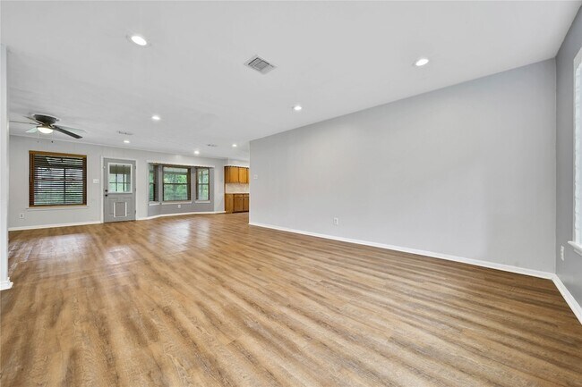 Building Photo - 1626 Hamblen Rd