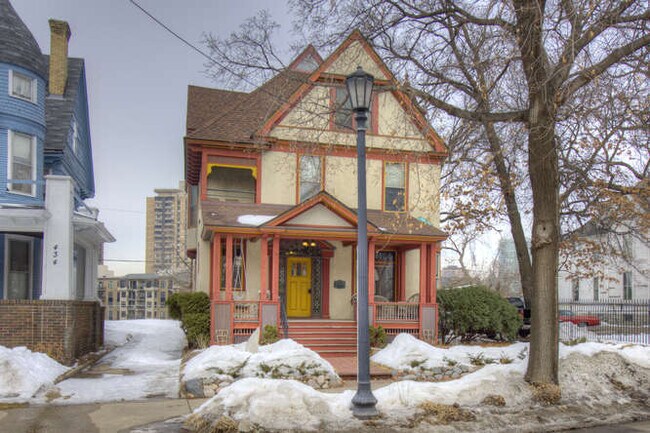 Building Photo - 432 Ridgewood Ave