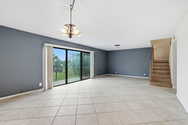 Building Photo - 430 Commodore Dr