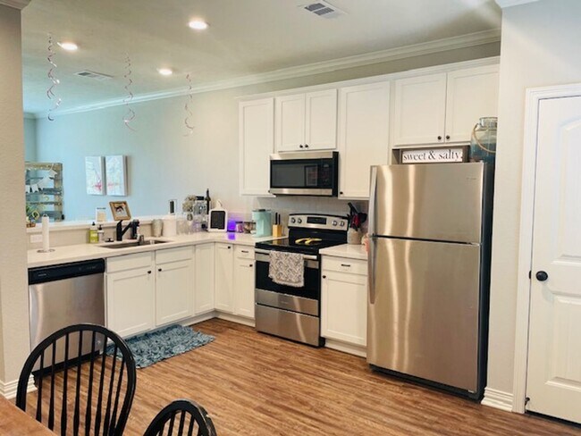 Building Photo - 7001 Canter Ct