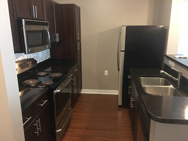 Building Photo - South Nashville Condo near Fairgrounds