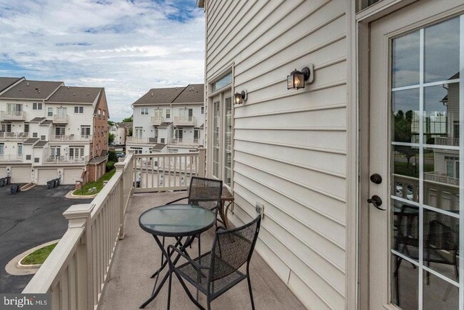 Building Photo - 9515 Walker Way