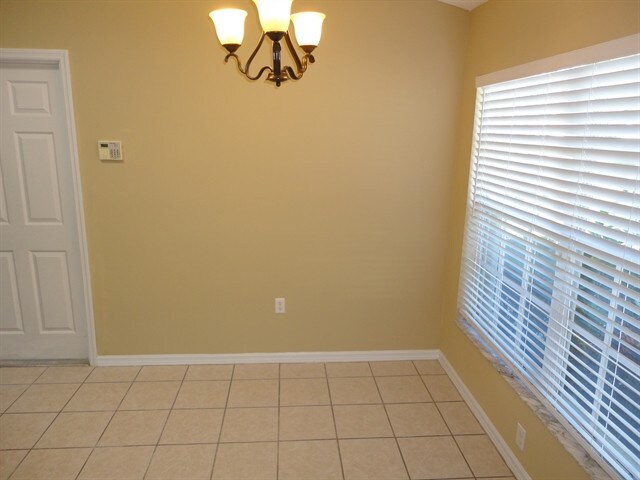 Building Photo - 6785 Bermuda Ave
