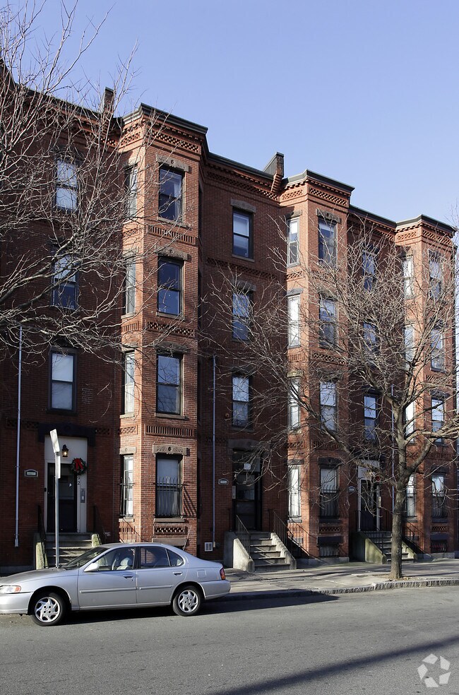 Building Photo - 94 Hammond St