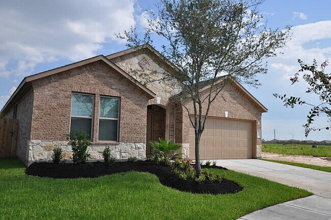 Building Photo - 23607 Legano Dr