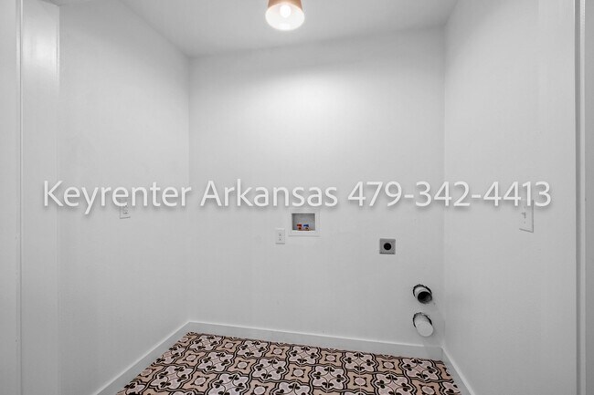 Building Photo - 4480 Trough Springs Rd