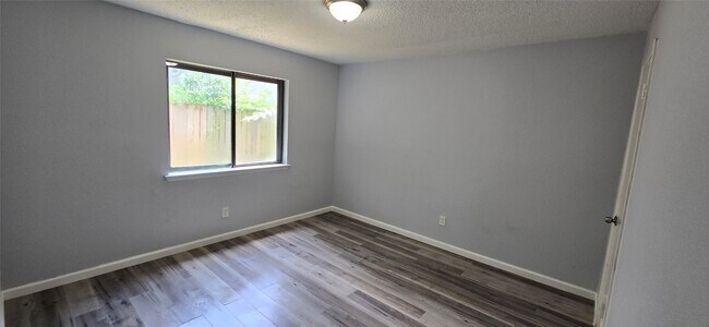 Building Photo - 6311 Dawnridge Dr