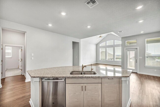 Building Photo - 121 High Plains Dr