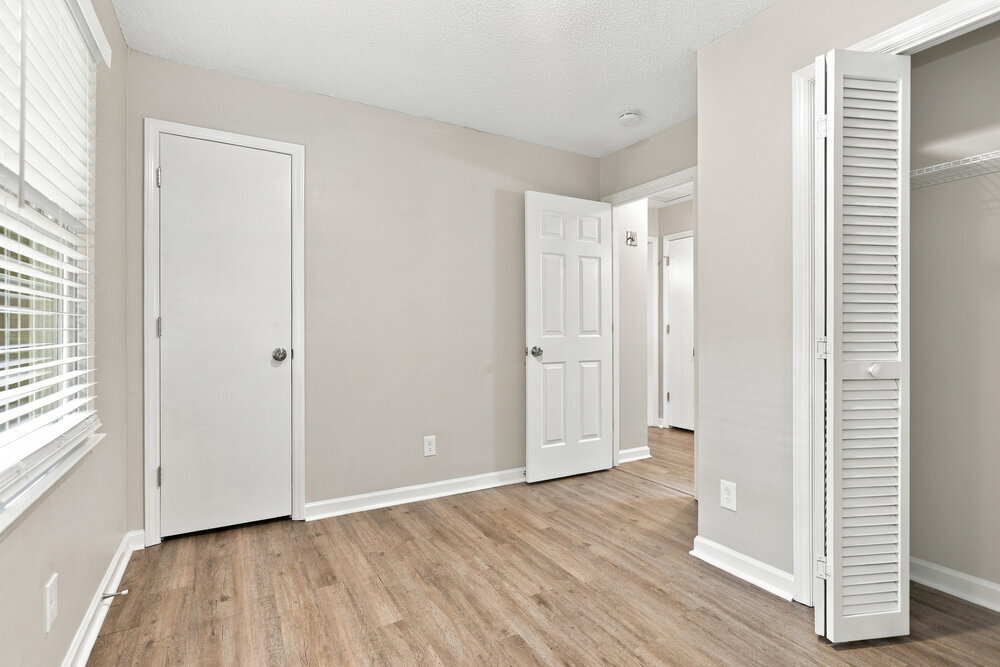 Building Photo - 431 Hillcrest Dr