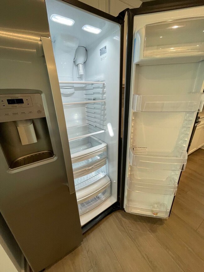 Building Photo - Brand  New!!!! 3 bedroom Townhome 2.5 Bath near Furman University !!!