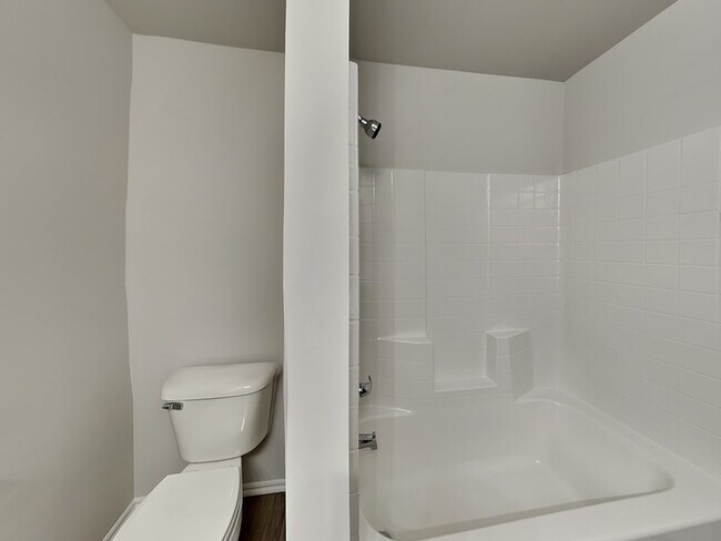 Building Photo - 1029 E Stetson Ln