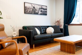 Building Photo - 6836 S Land Park Dr