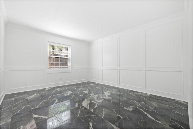 Building Photo - 7900 Westheimer Rd