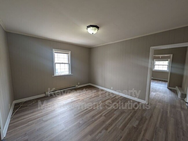 Building Photo - 12 Miller St