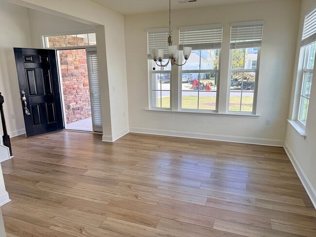 Building Photo - Charming & Spacious Home for Rent in Quiet Franklinton Neighborhood