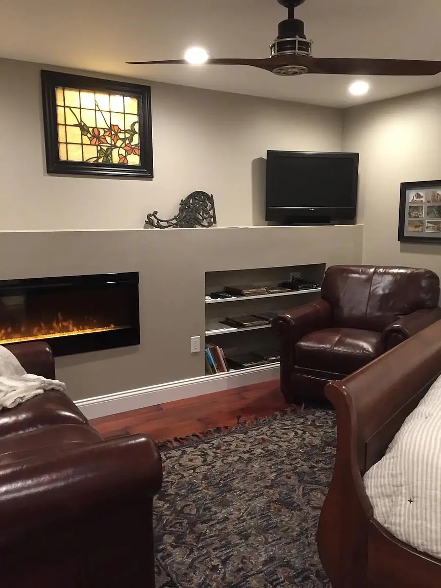 First floor bedroom - 2051 Park Ave