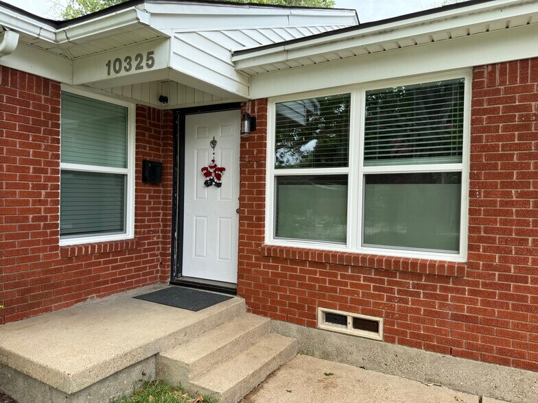 Building Photo - 10325 Newcombe Dr